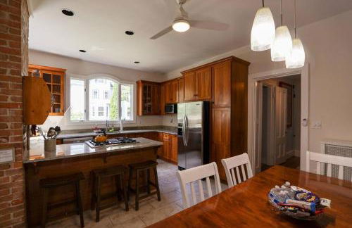 Over-sized 2levels, 3b-2ba, Victorian, Patio, Pkg - Foto 3