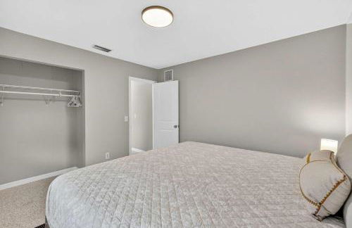 4BR Spacious Paradise - Photo 14