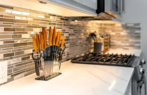 Waterfront Home with Views - Hot Tub & Movie Theatre - Foto 19