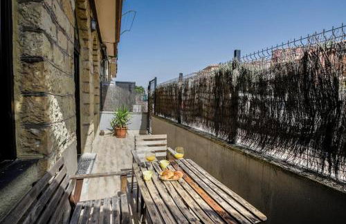 Alquiler piso con terraza para parejas o familias - Foto 10