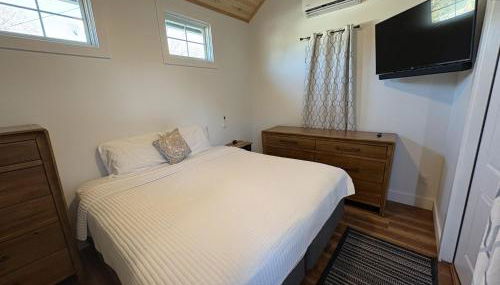 Coastal home with private separate guest house, gas grill and close to local beach - Foto 4