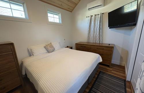 Coastal home with private separate guest house, gas grill and close to local beach - Foto 4