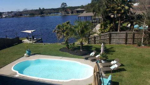Beautiful Waterfront Cottage Rental with a Pool near New Orleans, Louisiana - Foto 5
