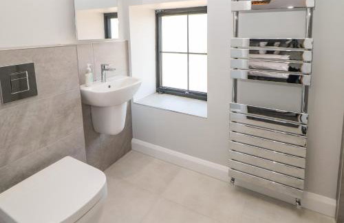 Langley Barn - Photo 18