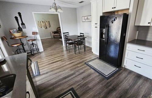 Pool Theater Convenient Location 4bedroom2 bath - Foto 6