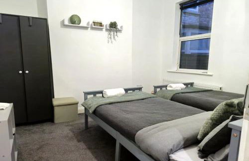 N&M Lodge Dunstable lodge with Free Parking - Photo 15