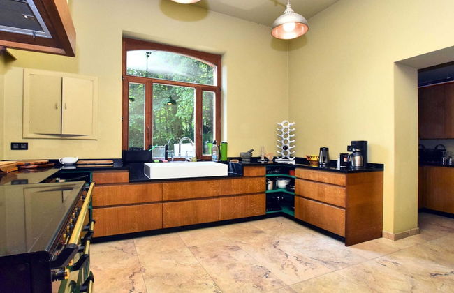 A Beautiful Art Nouveau House With an Enormous Garden - Foto 30