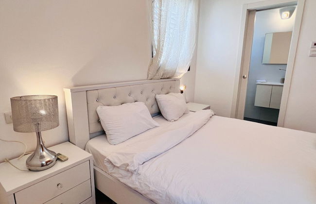 Elegant Apt with Balcony & Sea View by FeelHome - Photo 7