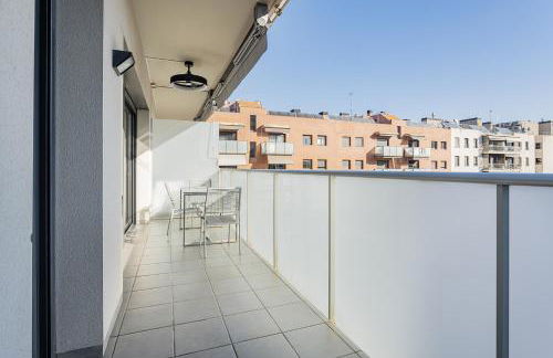 Quiet modern 2 bed apartment with Balcony, Pool and Free Parking - Foto 26