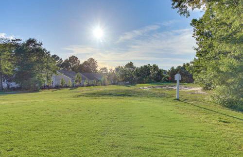 Dog-Friendly Home with Pool Access Near Oak Island! - Foto 28