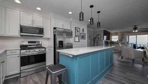 Bay Bliss - Private Beachfront Home with 180° Views & Hot Tub! - Foto 4, stove, dishwasher, pet friendly, minibar