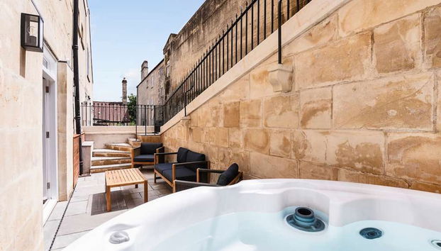 Former Wine Vaults with Hot Tub & Private Courtyard - Foto 5, Habitación