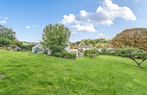 Blackthorn House - Photo 2