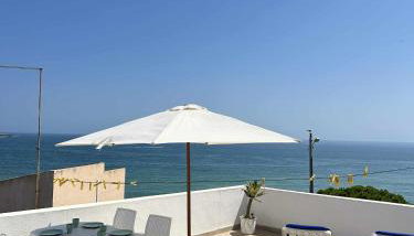 Casa da Praia em Olhos de Água a 50 metros da Praia - Foto 1, sunbed