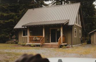 Cabin Minutes to Mt Rainier - EV, HotTub, 2 Queen and Twin - Photo 26