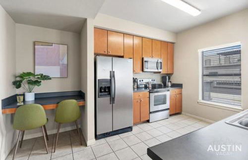 Perfect Location Near UT and Large Patio With A View - Foto 9