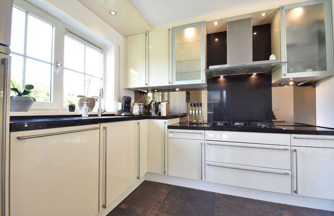 Enticing Holiday Home in Oude With Garden - Foto 12