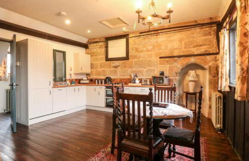 Porter's Lodge - Photo 13