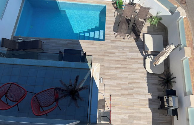 Luxury Three Bedroom Villa With Private Pool and Rooftop Solarium - Foto 18