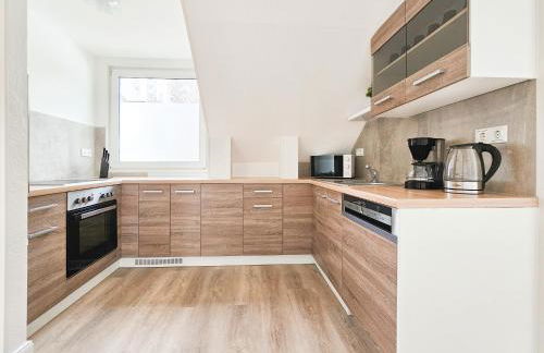 Tolstov Apartments - Monteurwohnungen - 3 Schlafzimmer - Küche - Balkon - Waschmaschine - 25 Min zur Messe DUS - Foto 19