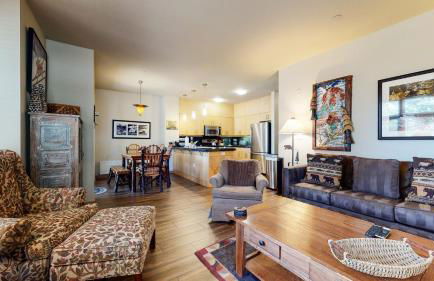 Solstice 11 Amazing Location on Golf Course, Heated Garage, Private Washer Dryer condo - Photo 4