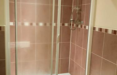 Luxurious Executive 5 Bedroom Whole Home - For 10 - Foto 25