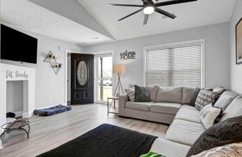 Relaxing 3 Bedroom Home Close to Beach & Airport! - Foto 11