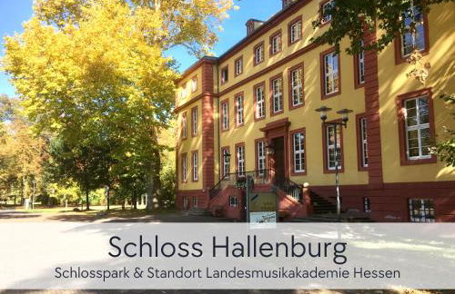 Amalias Burgwohnung - stilvolles Apartment mit Aufzug & Garten in der Hinterburg Schlitz - 2 Schlafzimmer, Parkplatz, Historisches Flair für Paare & Ruhesuchende - Foto 57