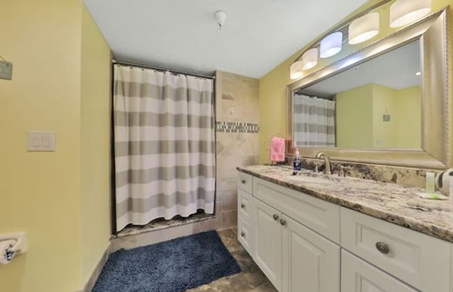 Beachfront 3 Bed Condo Daytona Beach Shores FL - Photo 25