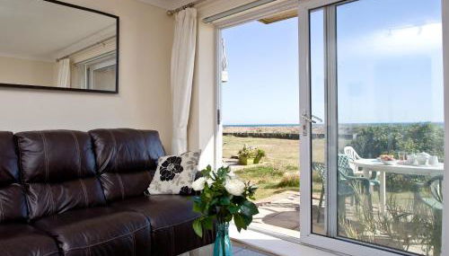 Steps From The Shore - Photo 3