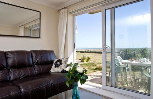 Steps From The Shore - Photo 3