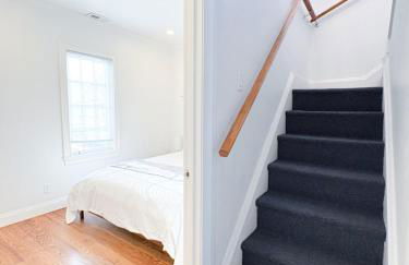 Family-Friendly 4 Bed 3 Bath Downtown Delight - Foto 56