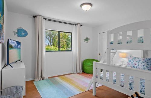 Pelican Paradise! Waterfront, BBQ, Heated Pool, King Bed, Luxury, Family Fun & More - Foto 14