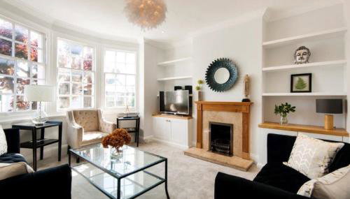 Modern Family Home in London Close to Amenities and Train - Foto 1