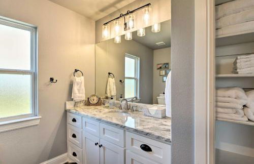 Hot Tub and Fire Pit! Cozy Granbury Escape Near Lake - Foto 36