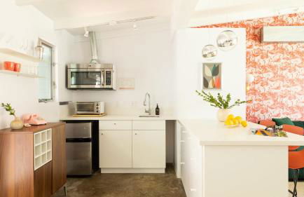 2 Rooms Sleeps 8 Retro Hotel w Pool Wesley King Studio Buyout by AvantStay - Foto 10