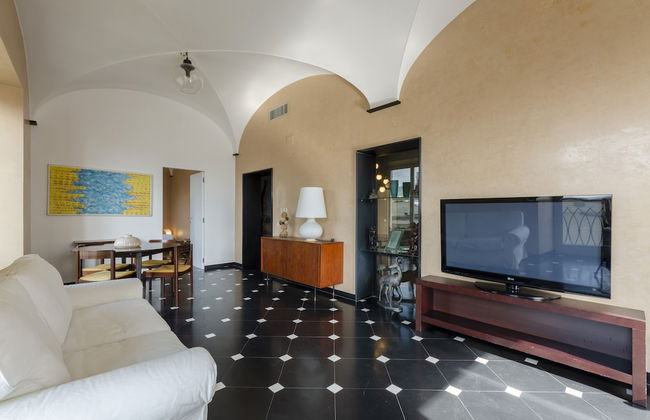 JOIVY Exclusive 3-bedroom flat near Cathedral of Genoa - Foto 41