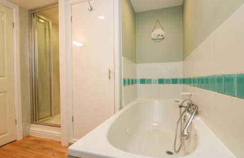 The Watch - Photo 18