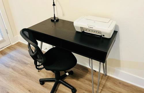 Apt 2 Bedrooms 2 Full Baths FREE Parking & FREE Laundry in Unit - Foto 22