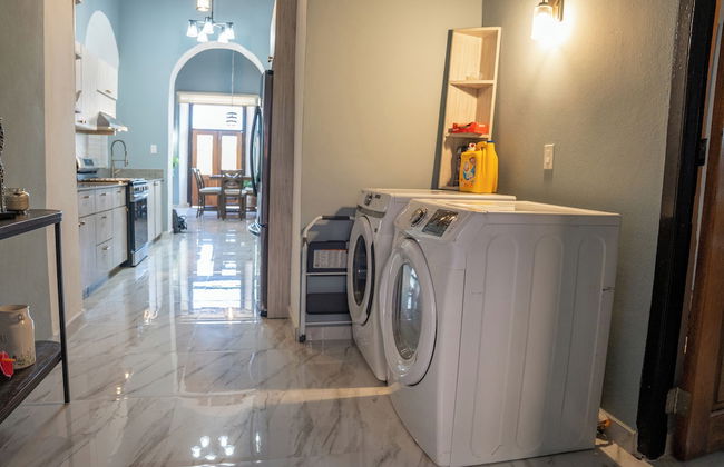 Hugo's Rental - Photo 38