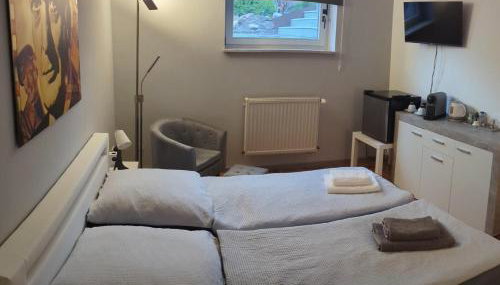 Ferien- Messe- Handwerkerzimmer mit Bad - Foto 2