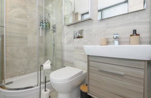 Luxury Penthouse with Private Hot Tub Overlooking Leeds City Centre - Foto 52