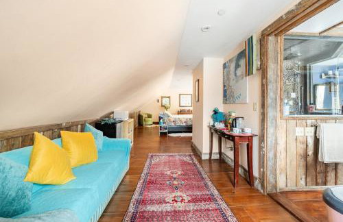 Luxurious sky loft with giant soaker tub, steam room, views - Foto 9