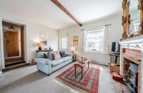 Beautiful Riverside Cottage with Large Garden, 2BR - Photo 11