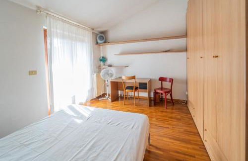 GuestHost - Visogliano Roomy Apt w Terrace near the Station - Foto 6