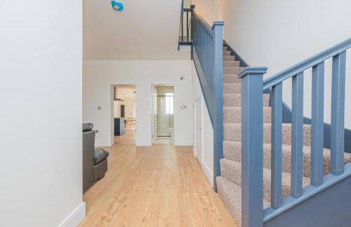 5 Bed cottage with Hot tub - Photo 17