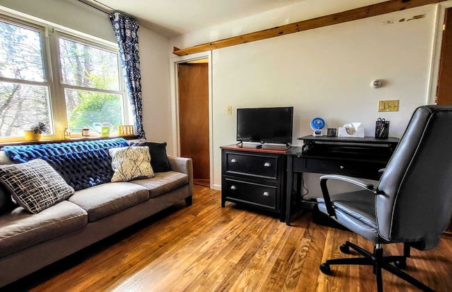 The Wooden Nest by Avantstay Deck, Big Yard w/ Hammocks & Fire Pit - Foto 17