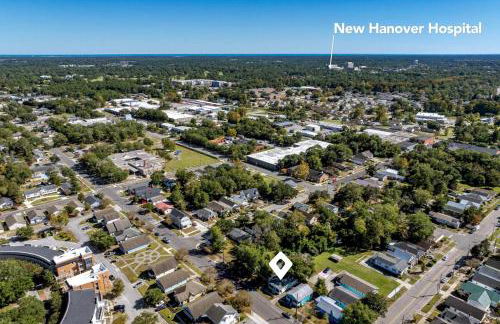 Downtown Retreat, 5BR Game Room & Pet Friendly - Photo 51