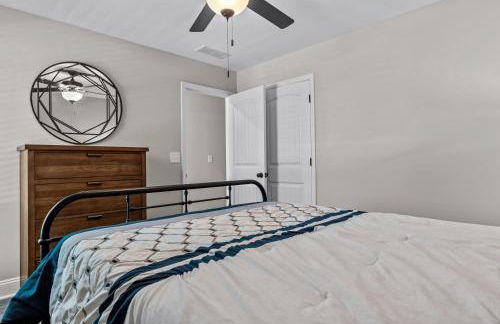 The 54th Cottage Close to Commerce Shopping home - Foto 24