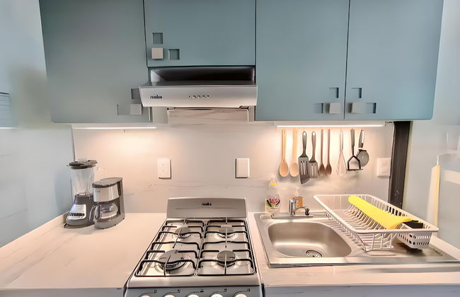 Beachfront and Ocean View Apartment - Photo 9